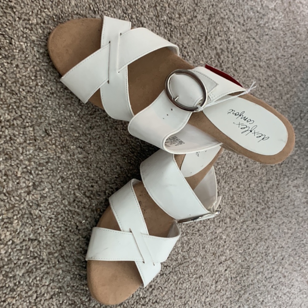 Tan and white not used new never worn - Picture 2 of 2